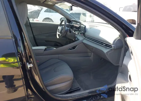 2022 Hyundai Elantra Sel z USA, uszkodzony, nr VIN KMHLS4AG9NU241500